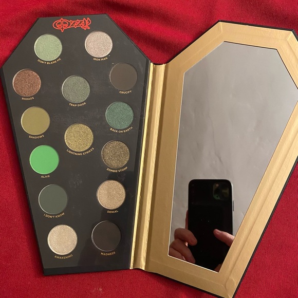 Ozzy Coffin face and eye pallet makeup - Picture 1 of 6